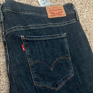 Levi’s Women’s 725 high rise bootcut never worn